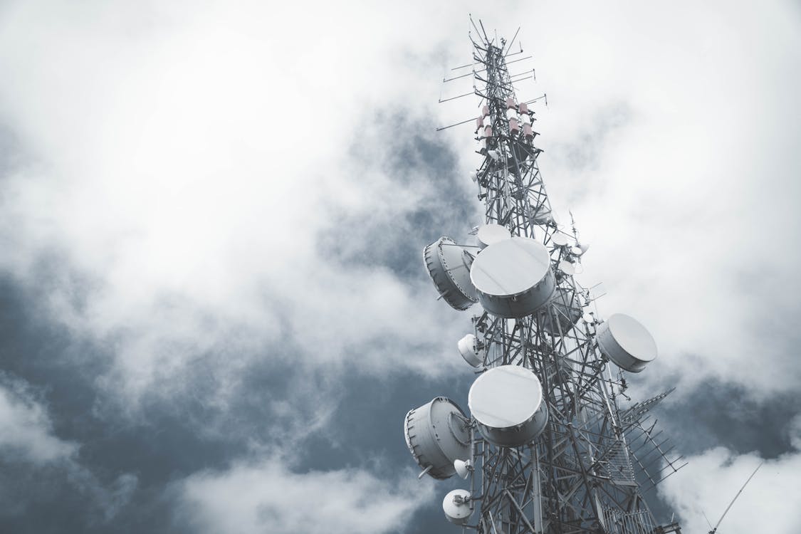 cellular antenna for elevator phones